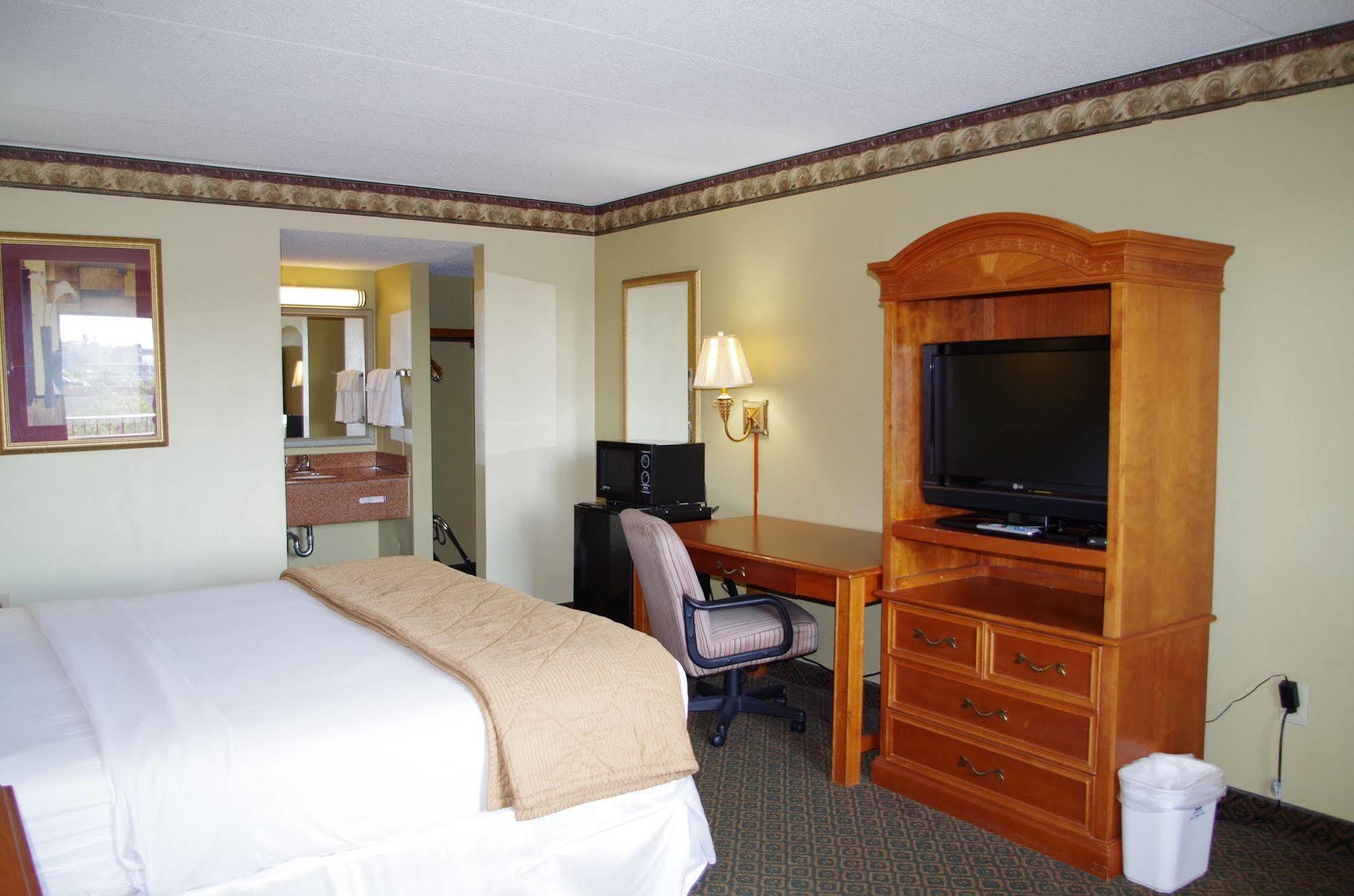 Americas Value Downtown Saint Louis